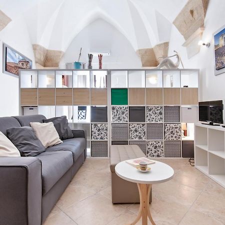 Mesagnesi 6 - Loft Centro Storico Sit Apartment Lecce Bagian luar foto