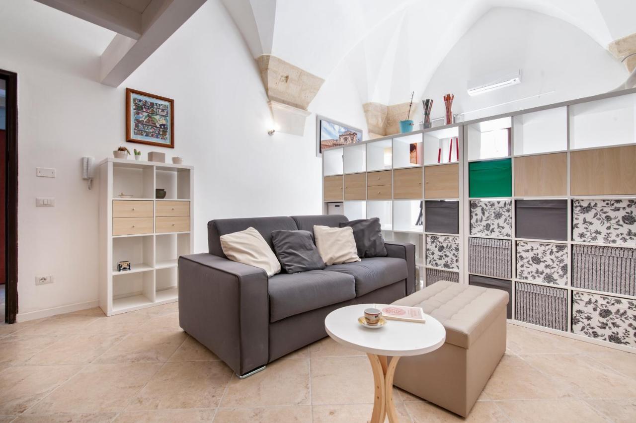Mesagnesi 6 - Loft Centro Storico Sit Apartment Lecce Bagian luar foto