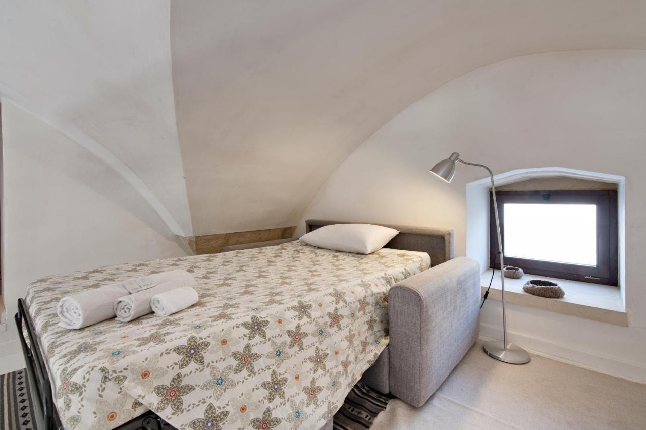 Mesagnesi 6 - Loft Centro Storico Sit Apartment Lecce Bagian luar foto