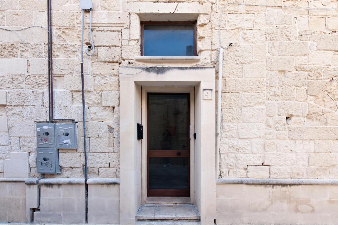 Mesagnesi 6 - Loft Centro Storico Sit Apartment Lecce Bagian luar foto